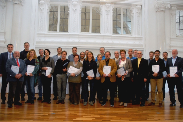 Gruppenfoto der geehrten Beauftragten